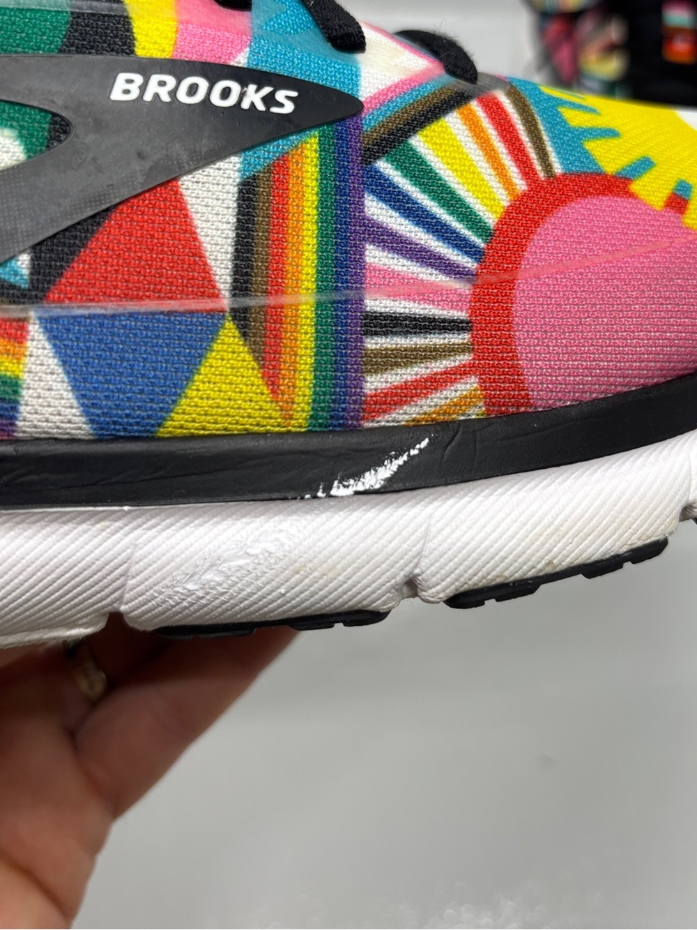 Brooks Trace 2 x Lisa Congdon Pride Running Shoes Men's 11 Multicolor Sneakers - Picture 13 of 15